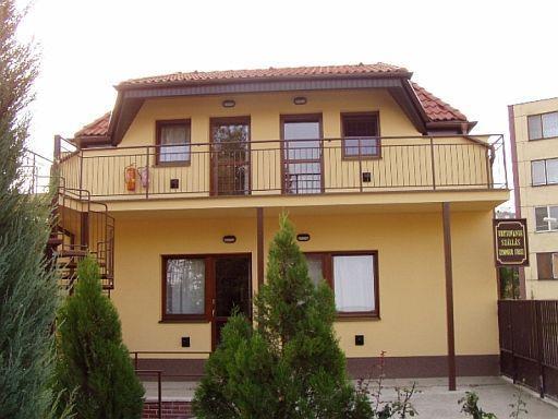 Hotel Dom Studia Petra Štúrovo Exterior foto